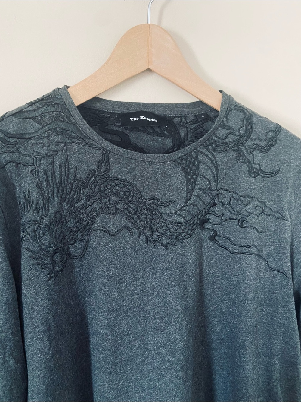 The Kooples Charcoal Gray Embroidered Dragon Long Sleeve Tee Shirt Large - Picture 4 of 5